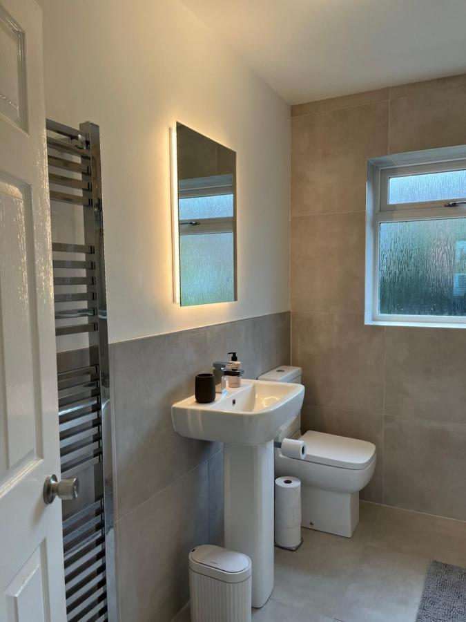 Stunning Beverley Bungalow W Fireplace, Private Parking, And Garden Extérieur photo