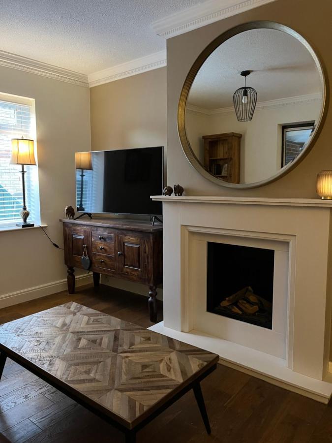 Stunning Beverley Bungalow W Fireplace, Private Parking, And Garden Extérieur photo