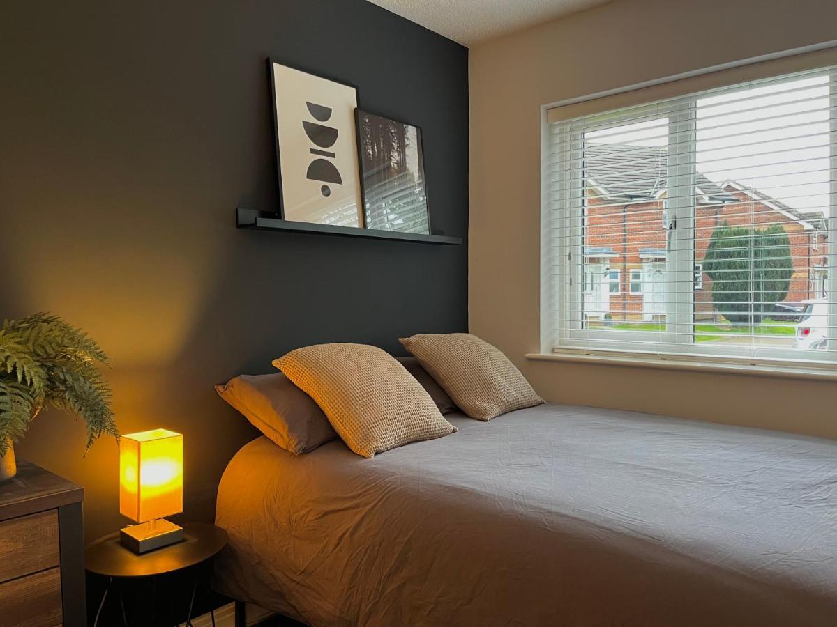 Stunning Beverley Bungalow W Fireplace, Private Parking, And Garden Extérieur photo