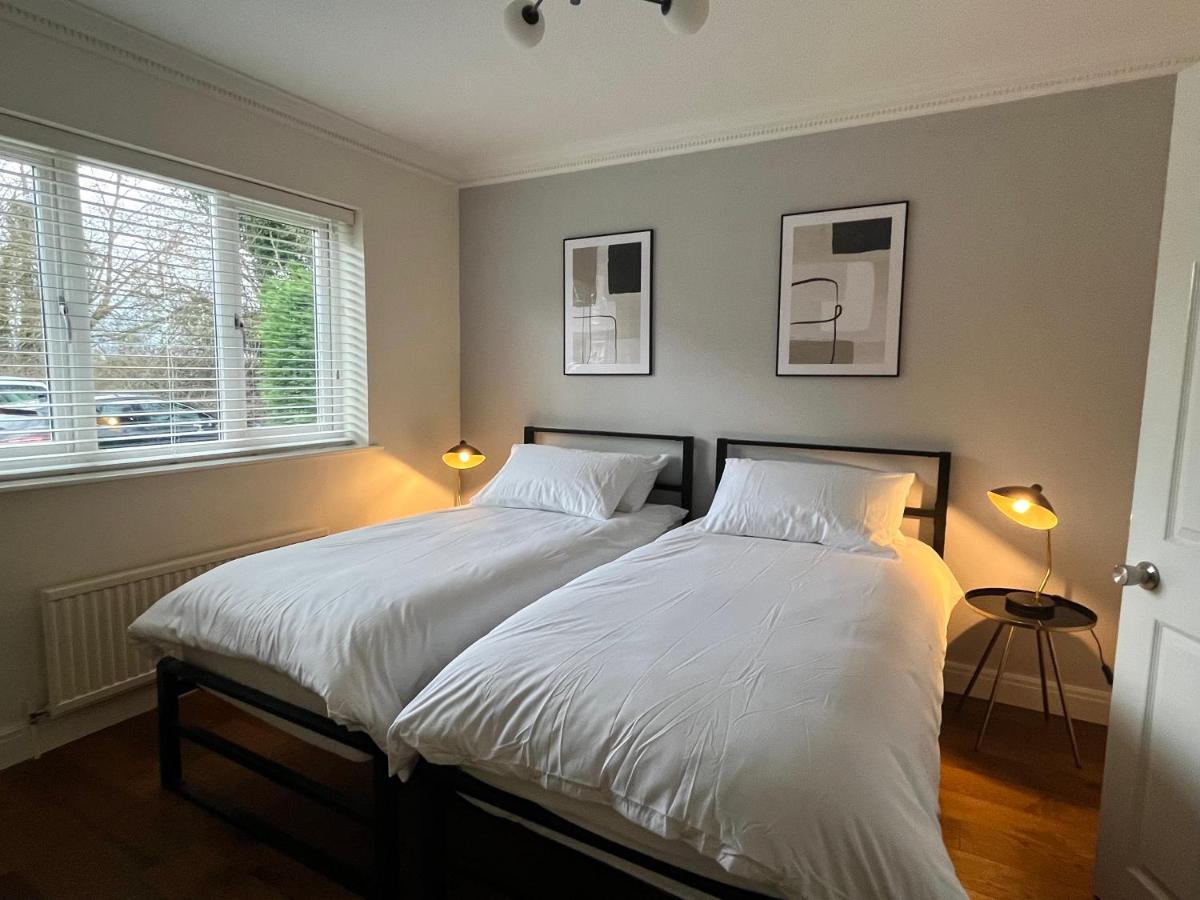 Stunning Beverley Bungalow W Fireplace, Private Parking, And Garden Extérieur photo