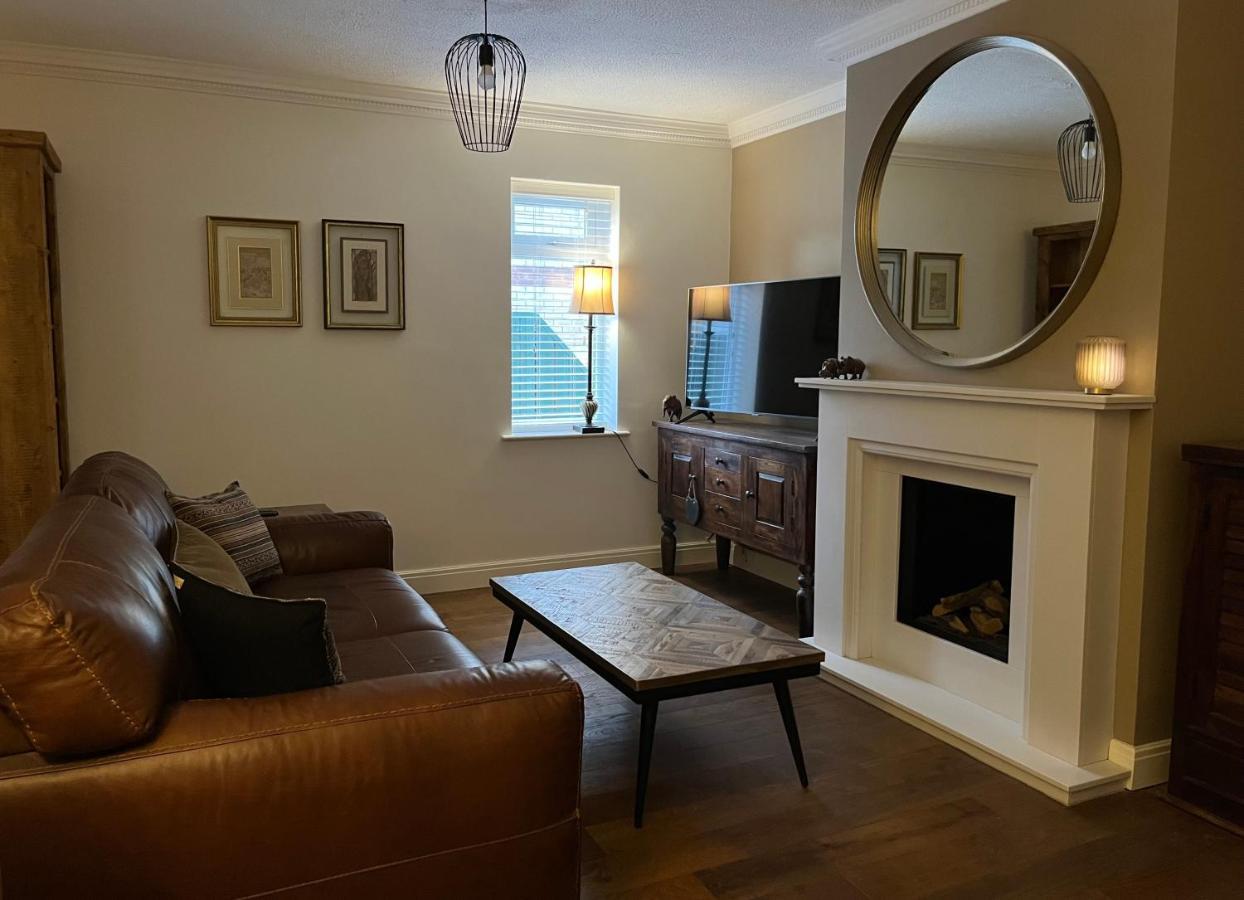 Stunning Beverley Bungalow W Fireplace, Private Parking, And Garden Extérieur photo